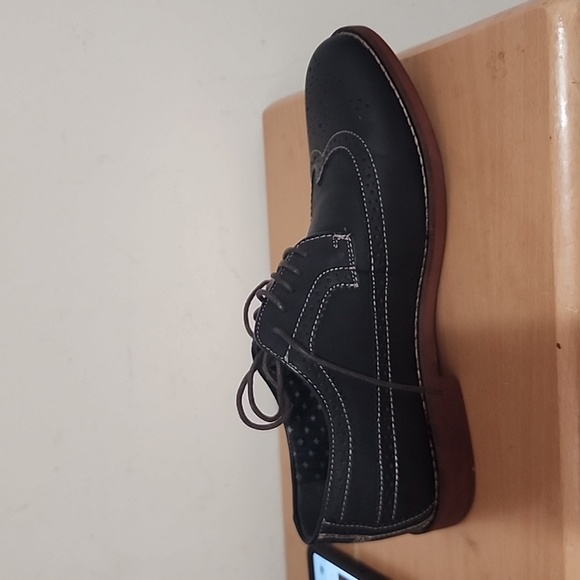 G.H Bass -Jack Navy Blue wingtip size 10. - Picture 14 of 16